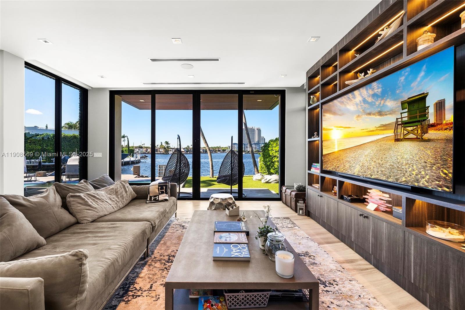 16470 NE 30th Ave North Miami Beach, FL 33160