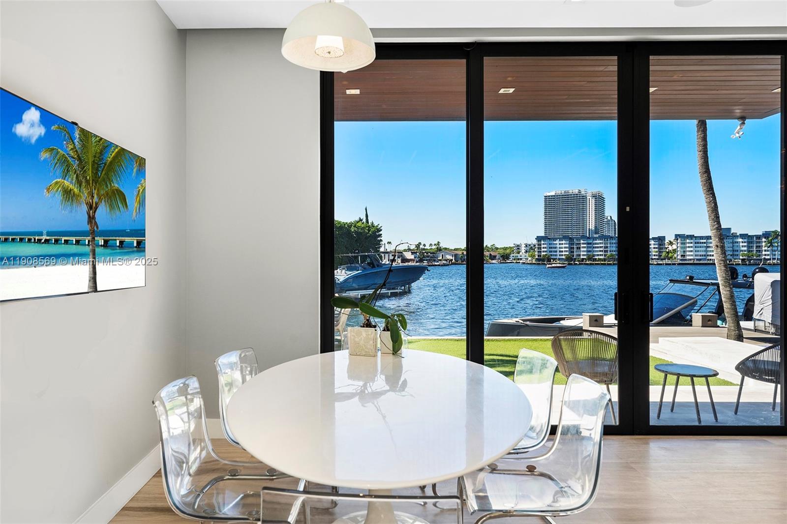 16470 NE 30th Ave North Miami Beach, FL 33160