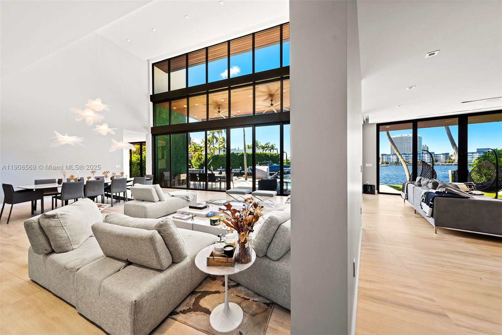 16470 NE 30th Ave North Miami Beach, FL 33160