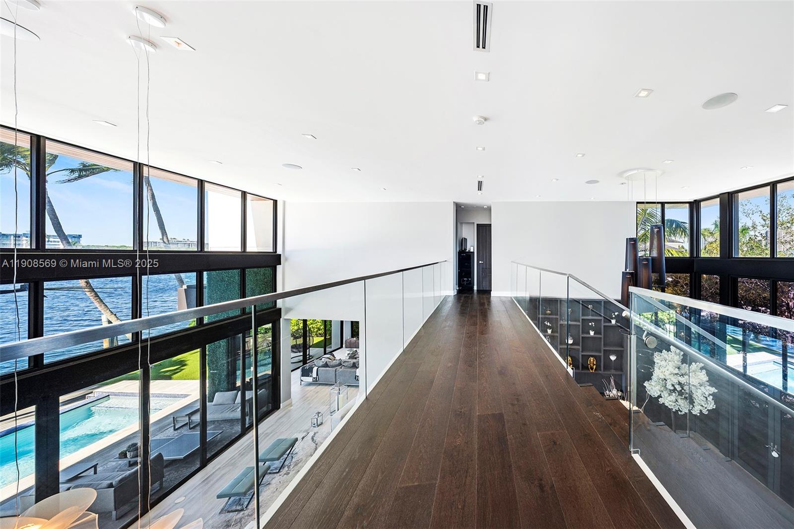 16470 NE 30th Ave North Miami Beach, FL 33160