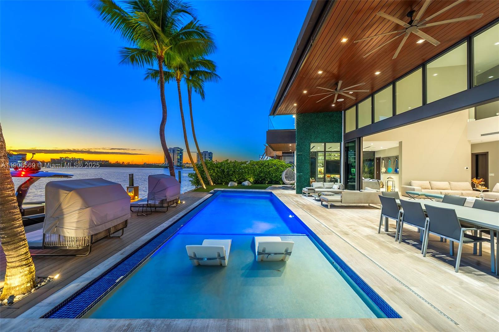 16470 NE 30th Ave North Miami Beach, FL 33160