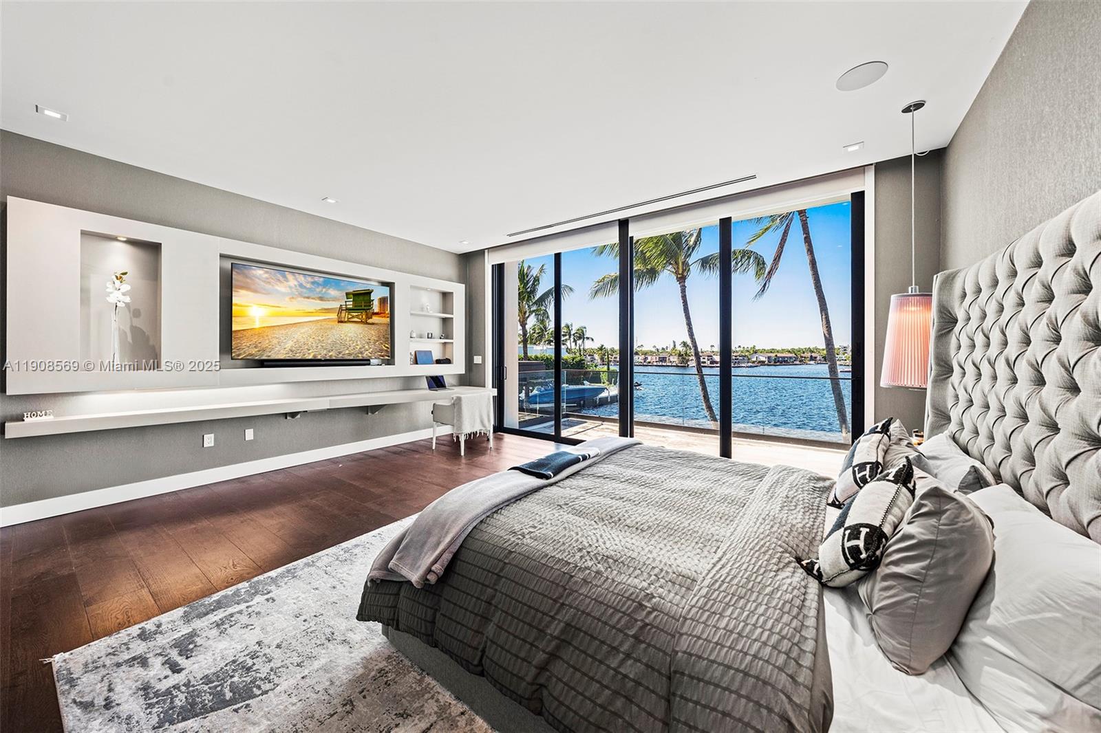 16470 NE 30th Ave North Miami Beach, FL 33160