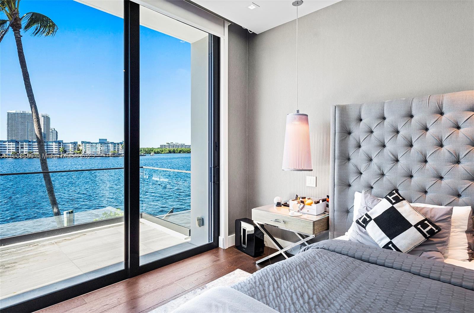 16470 NE 30th Ave North Miami Beach, FL 33160