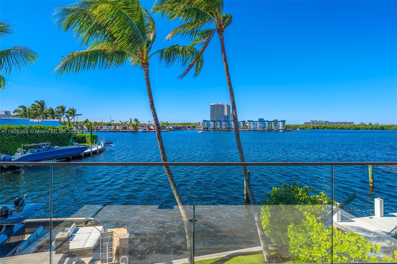 16470 NE 30th Ave North Miami Beach, FL 33160