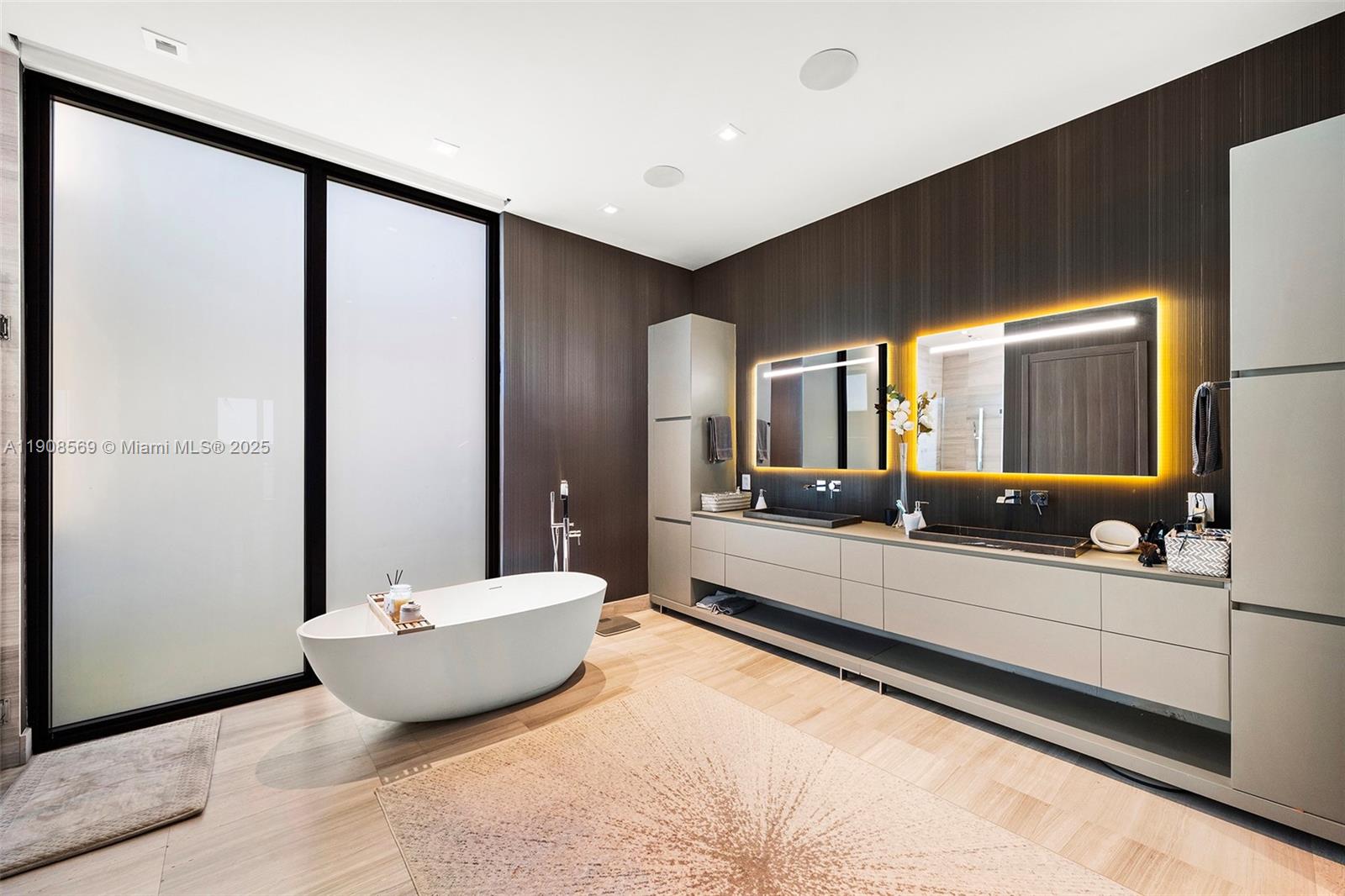 16470 NE 30th Ave North Miami Beach, FL 33160