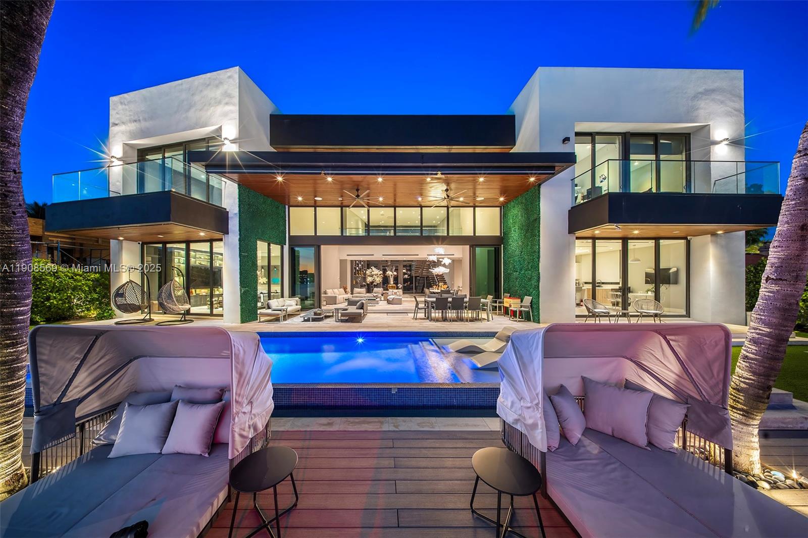 16470 NE 30th Ave North Miami Beach, FL 33160