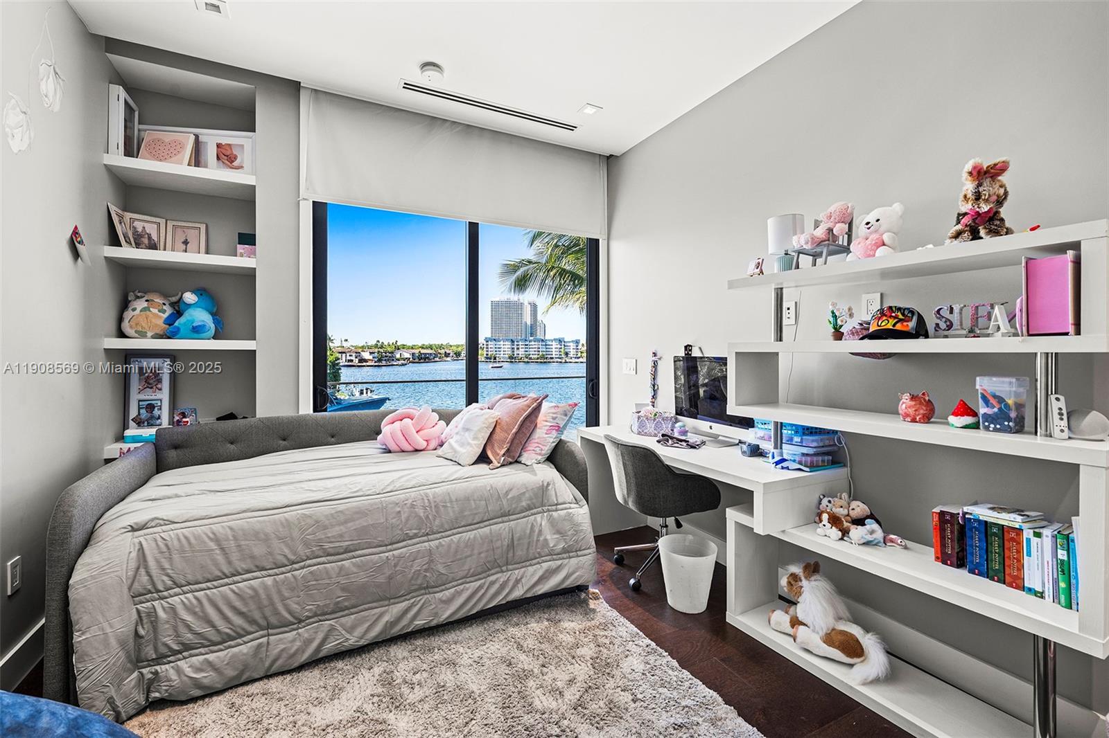 16470 NE 30th Ave North Miami Beach, FL 33160