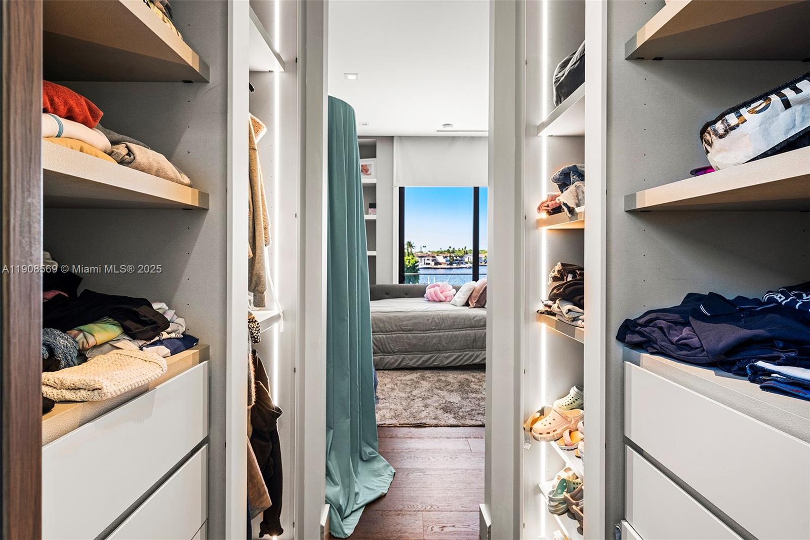 16470 NE 30th Ave North Miami Beach, FL 33160