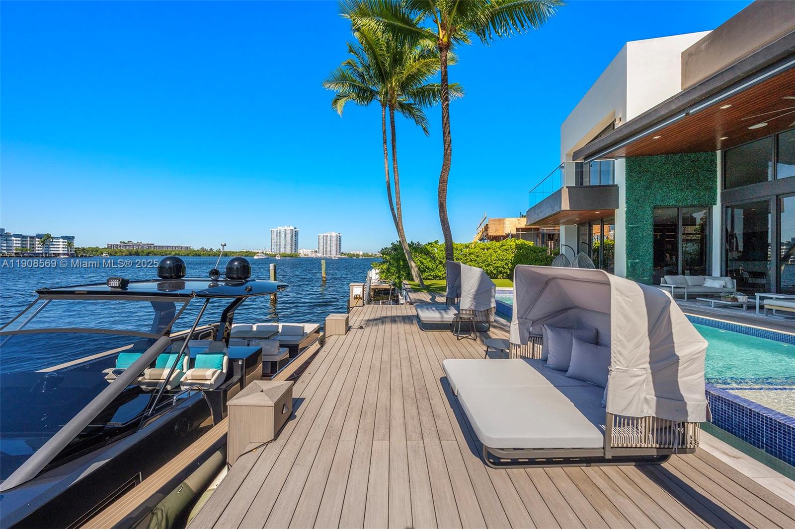 16470 NE 30th Ave North Miami Beach, FL 33160