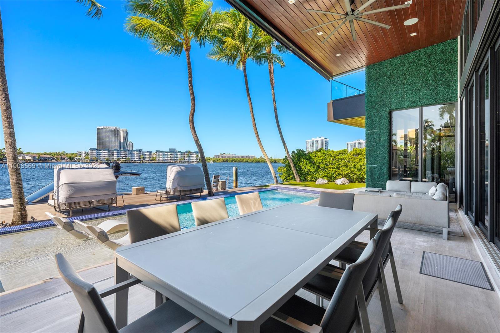 16470 NE 30th Ave North Miami Beach, FL 33160