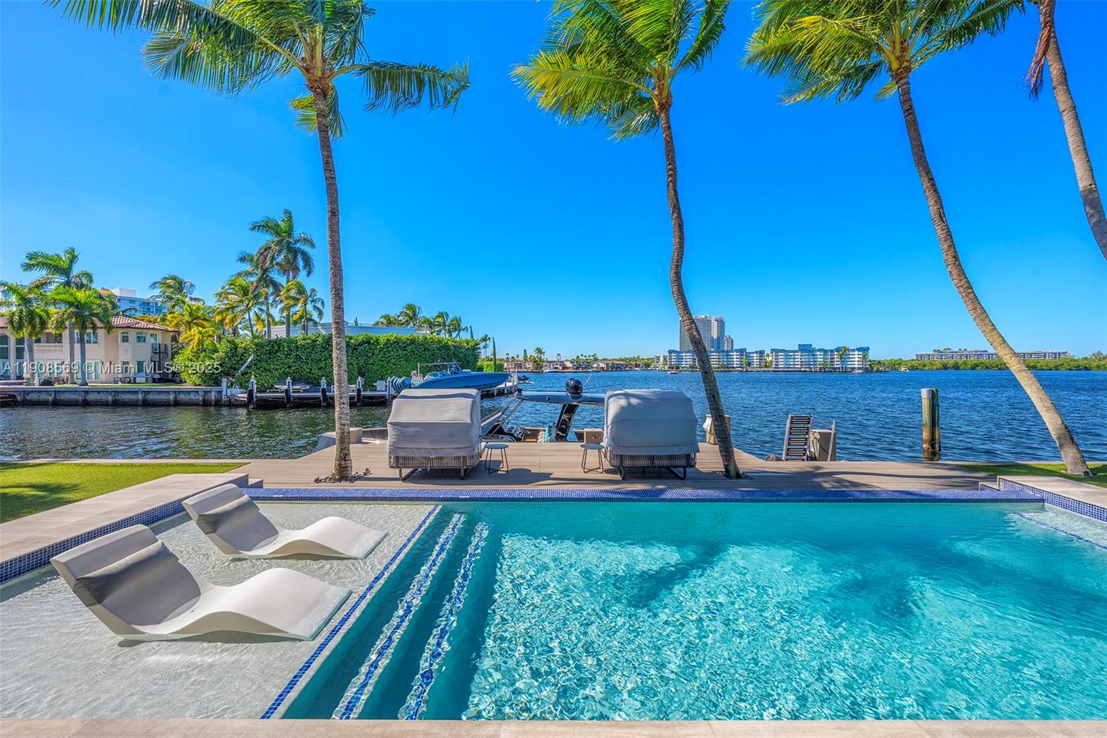 16470 NE 30th Ave North Miami Beach, FL 33160