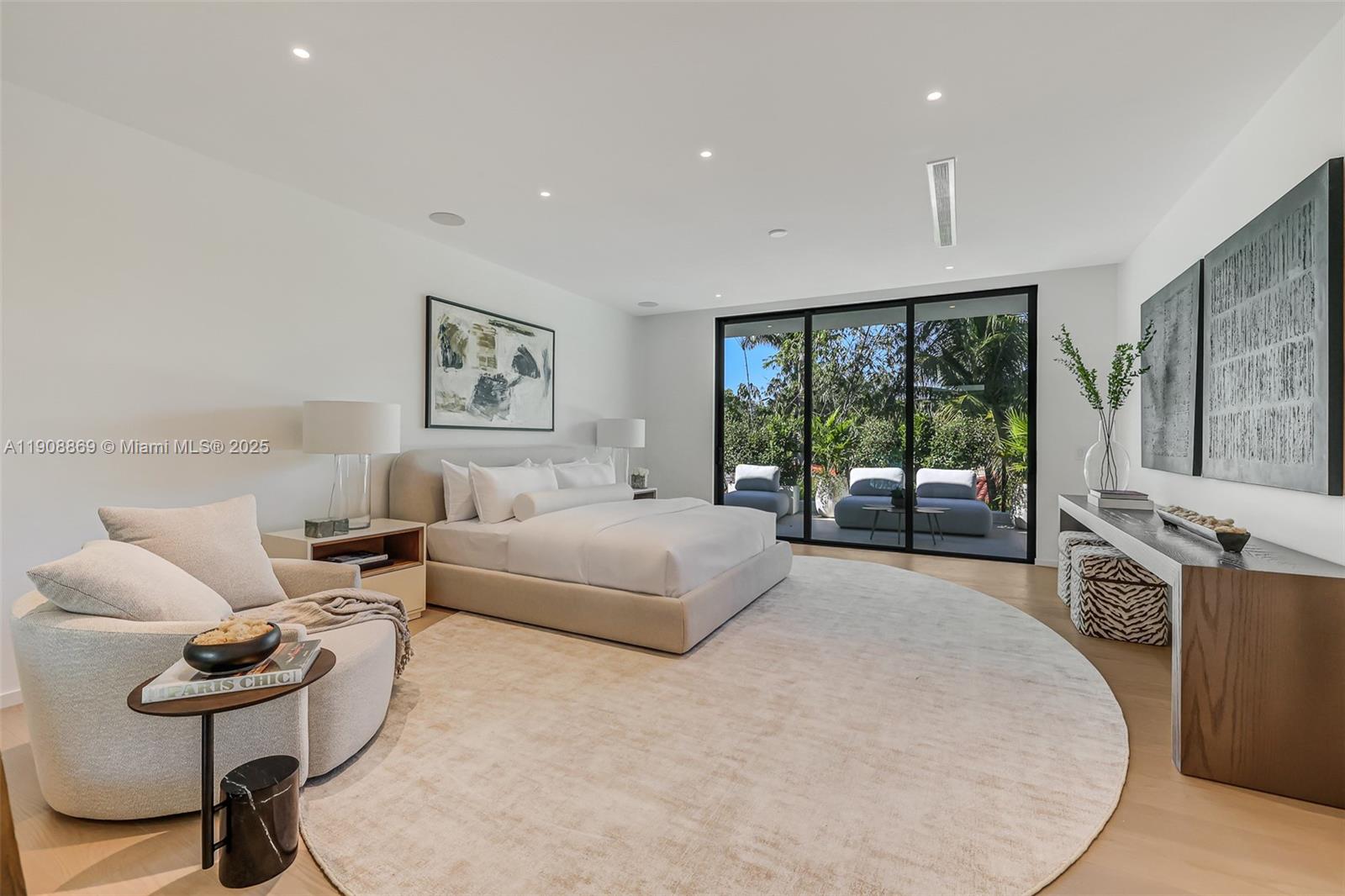 1661 Onaway Dr Miami, FL 33133