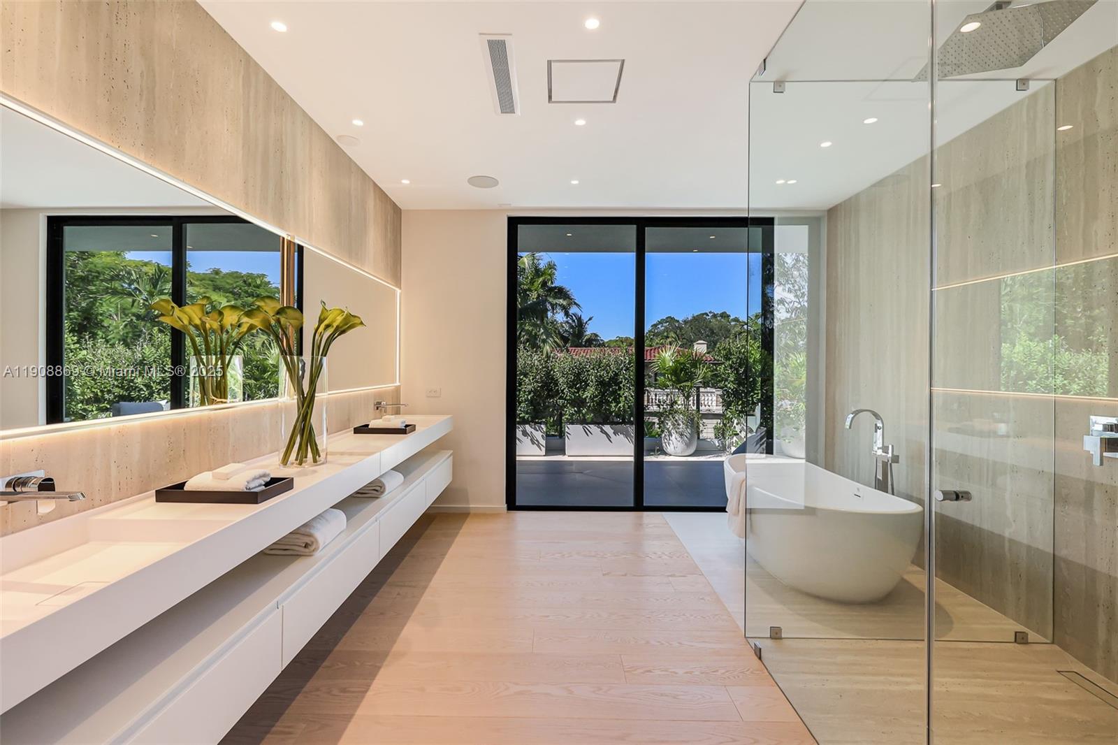 1661 Onaway Dr Miami, FL 33133