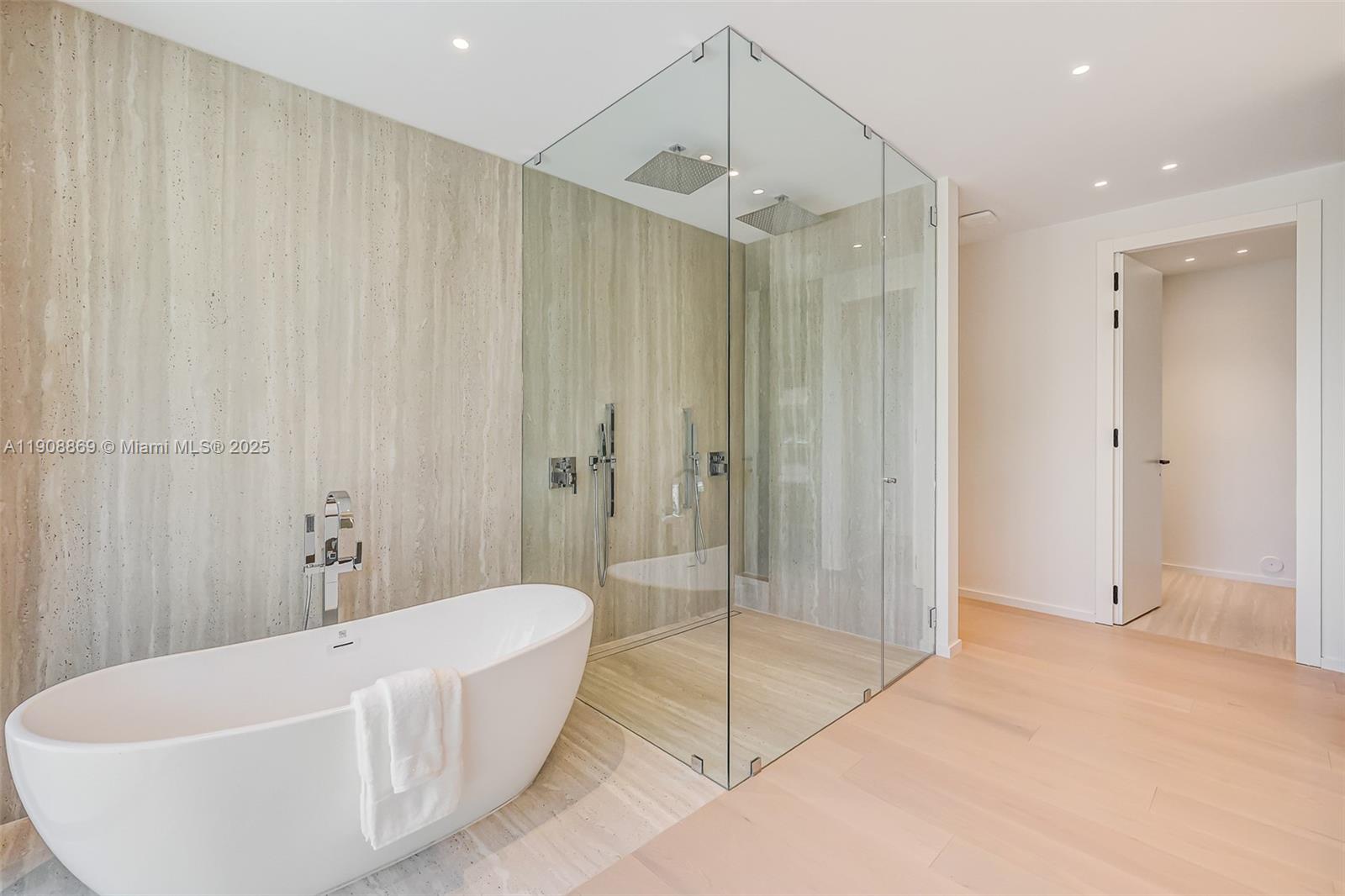 1661 Onaway Dr Miami, FL 33133