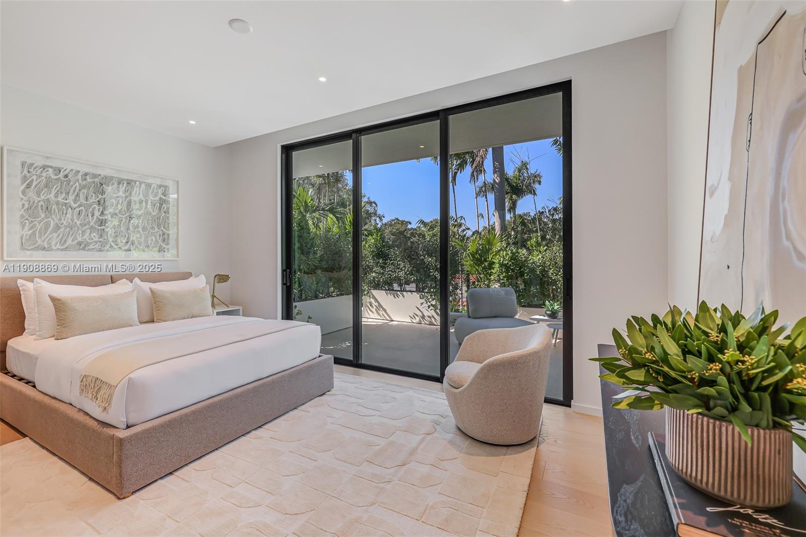 1661 Onaway Dr Miami, FL 33133