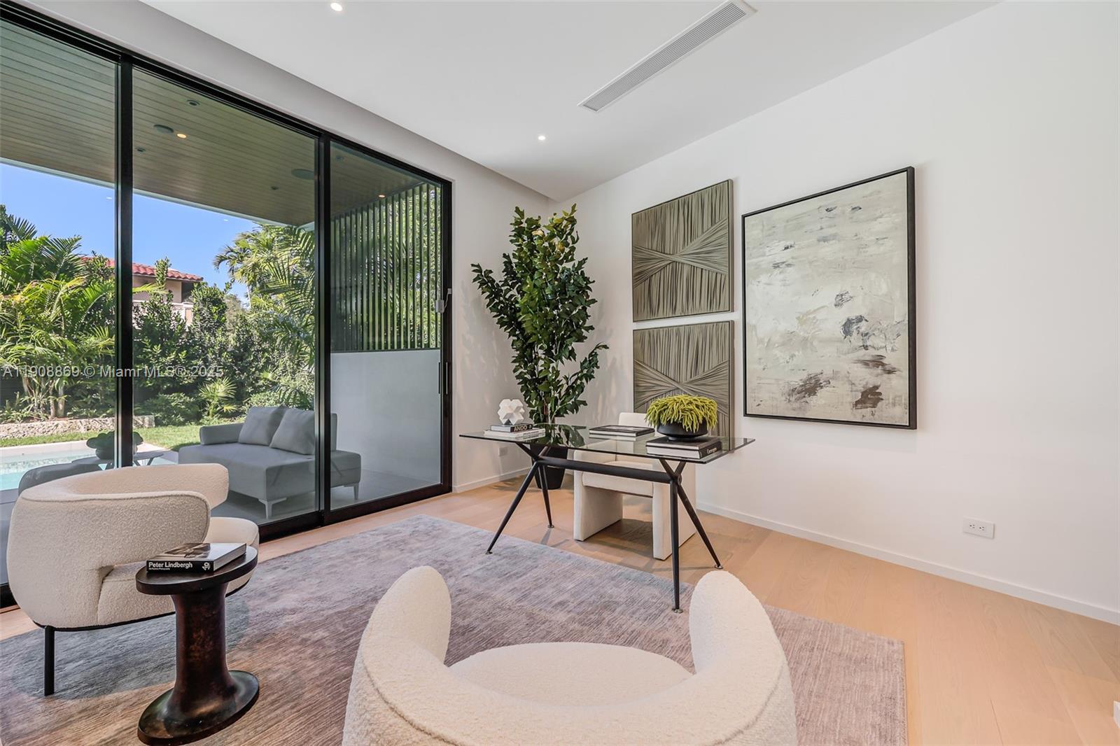 1661 Onaway Dr Miami, FL 33133