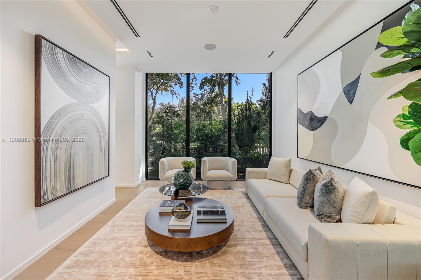 1661 Onaway Dr Miami, FL 33133