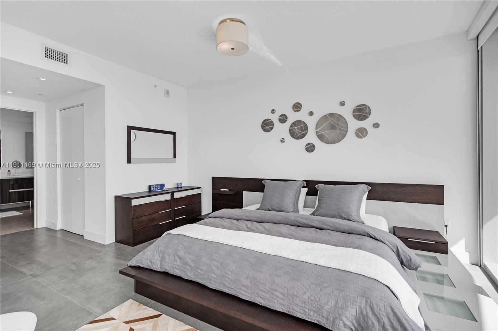 image Aria On The Bay Condo16