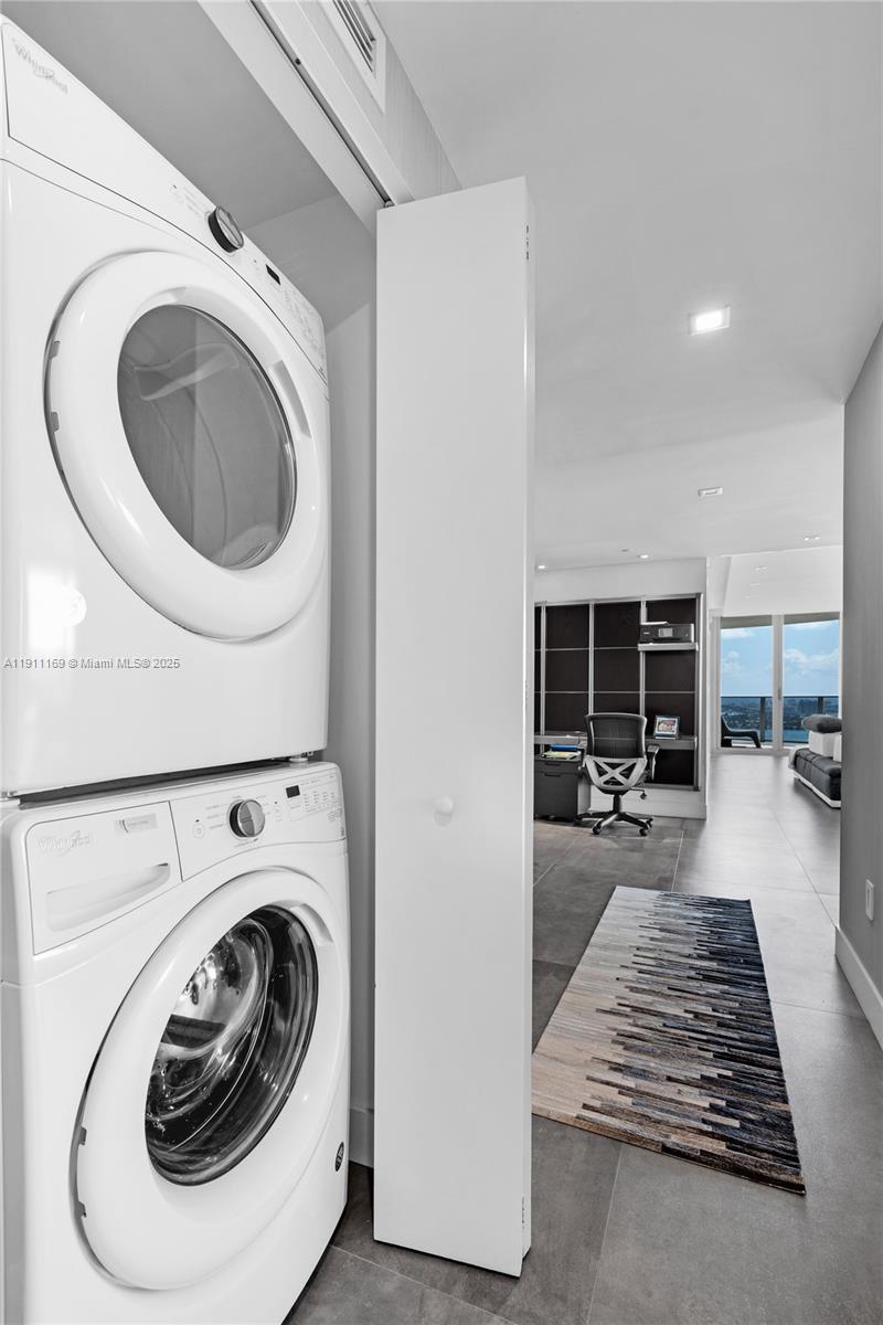 image Aria On The Bay Condo33