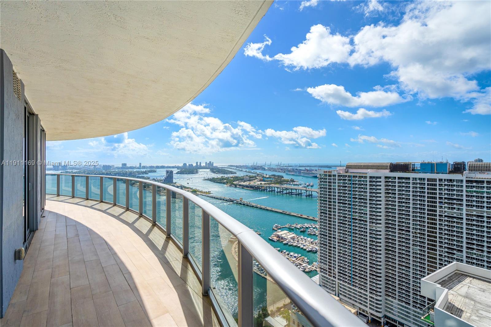 image Aria On The Bay Condo37