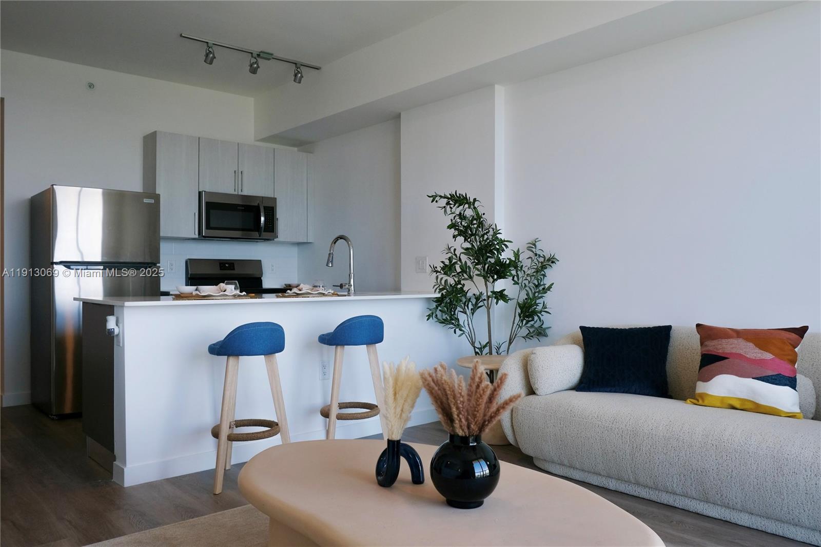 1642 NE 1st Ave #1010