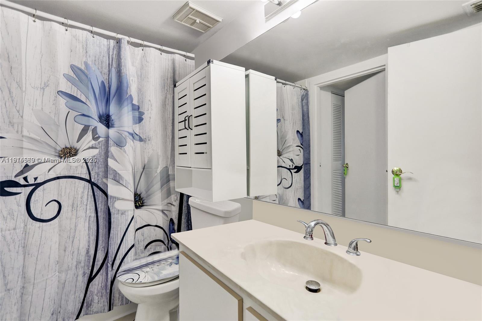 7601 E Treasure Dr #2421 North Bay Village, FL 33141