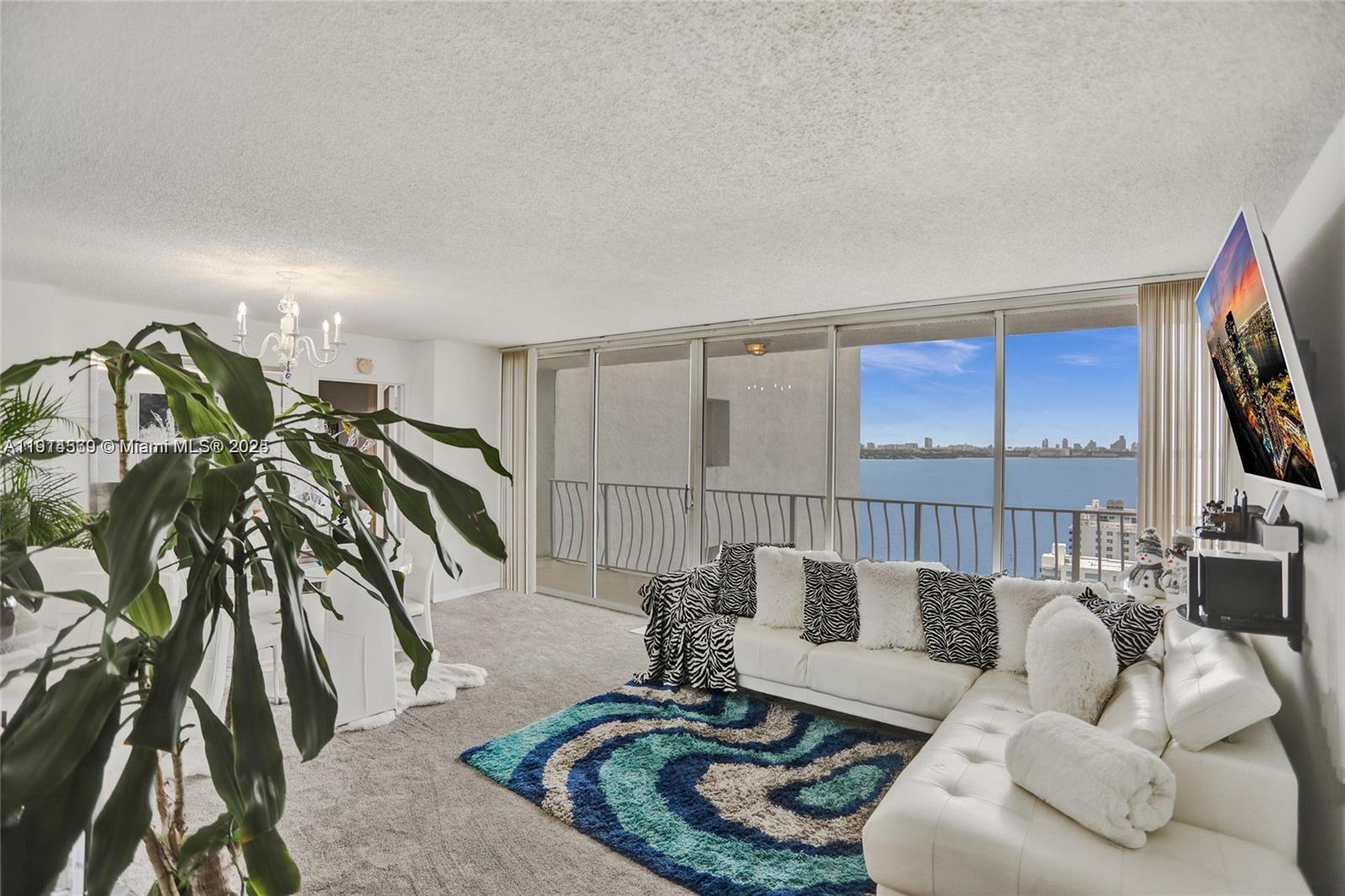 7601 E Treasure Dr #2421 North Bay Village, FL 33141