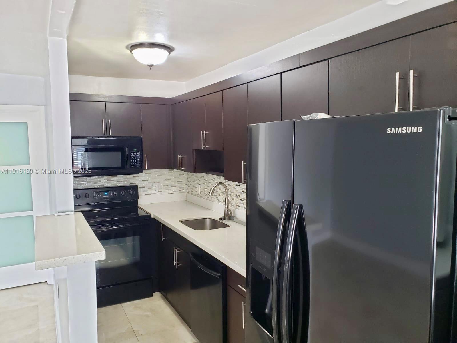 1860 Venice Park Dr #107