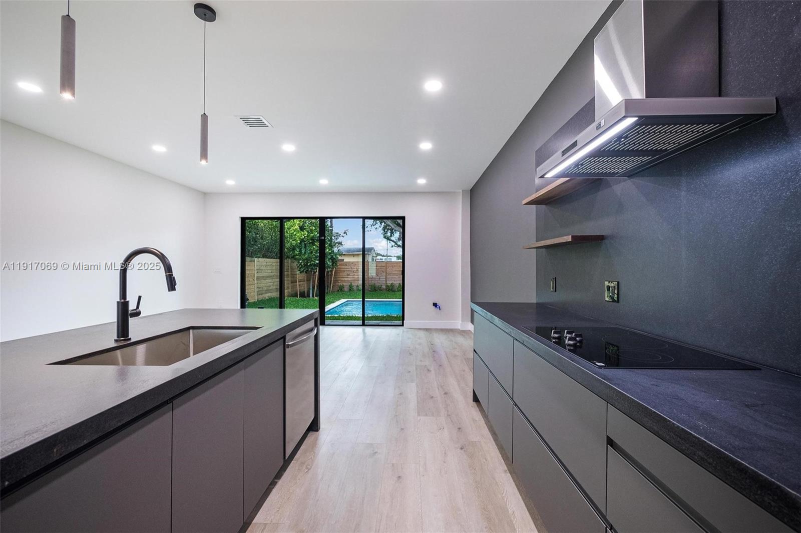 535 NW 52nd St Miami, FL 33127