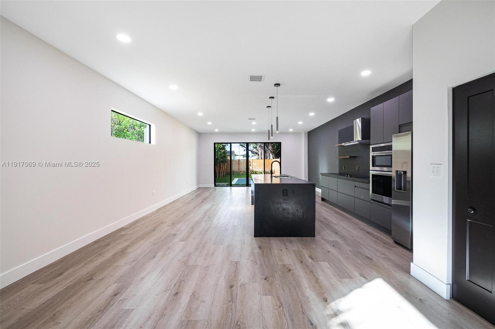 535 NW 52nd St Miami, FL 33127