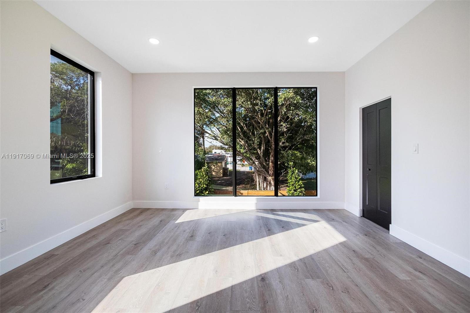 535 NW 52nd St Miami, FL 33127