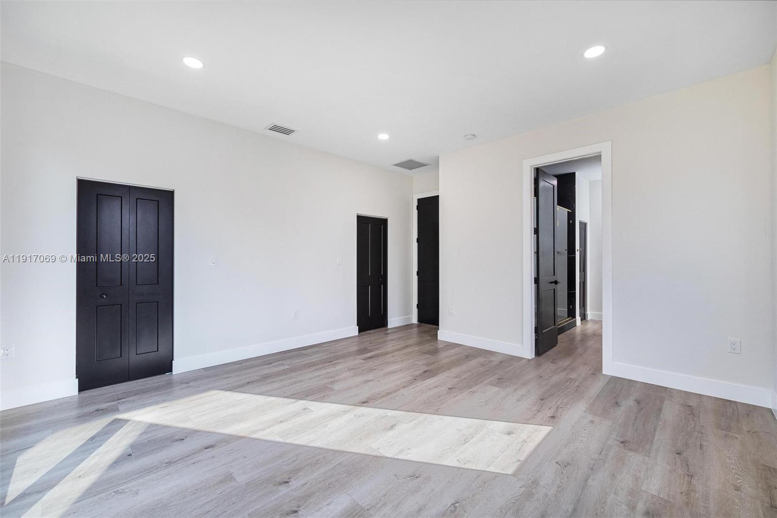 535 NW 52nd St Miami, FL 33127