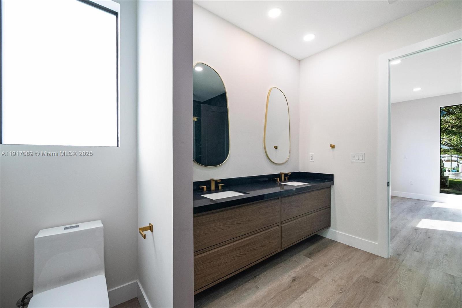 535 NW 52nd St Miami, FL 33127