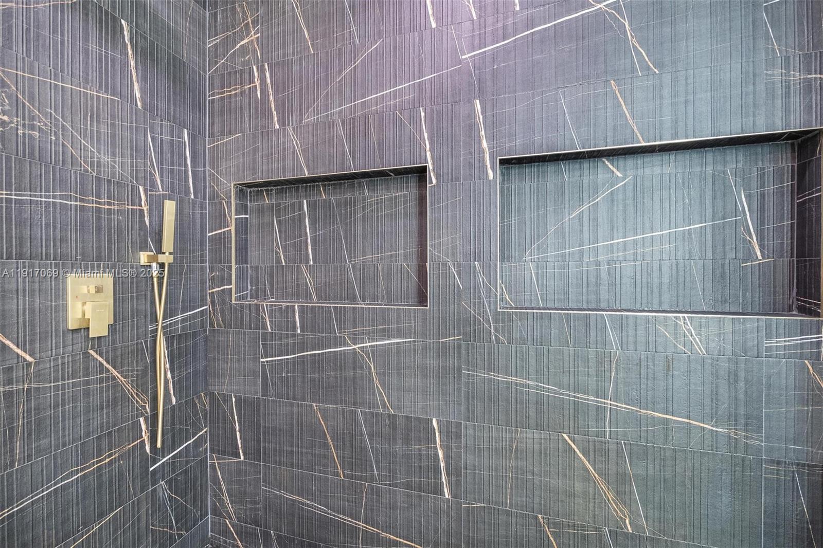 535 NW 52nd St Miami, FL 33127