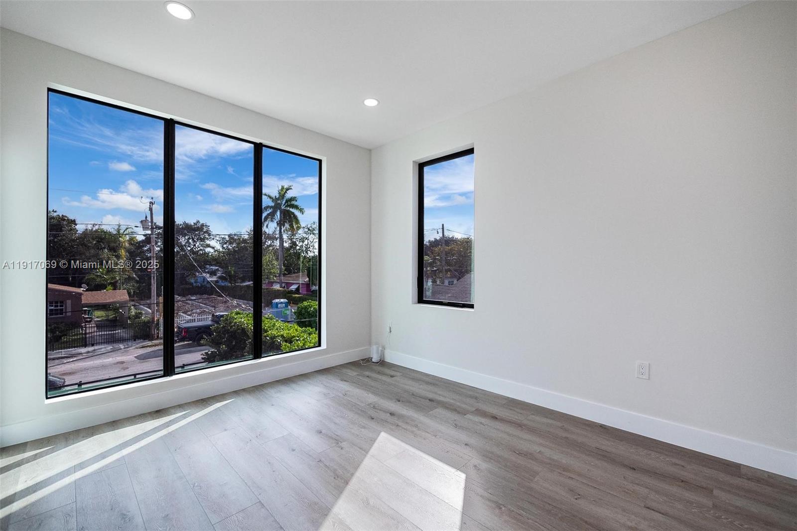 535 NW 52nd St Miami, FL 33127