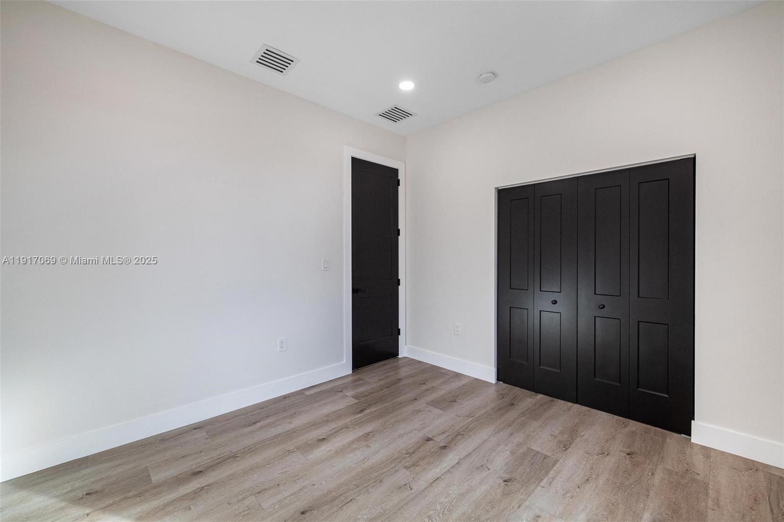 535 NW 52nd St Miami, FL 33127