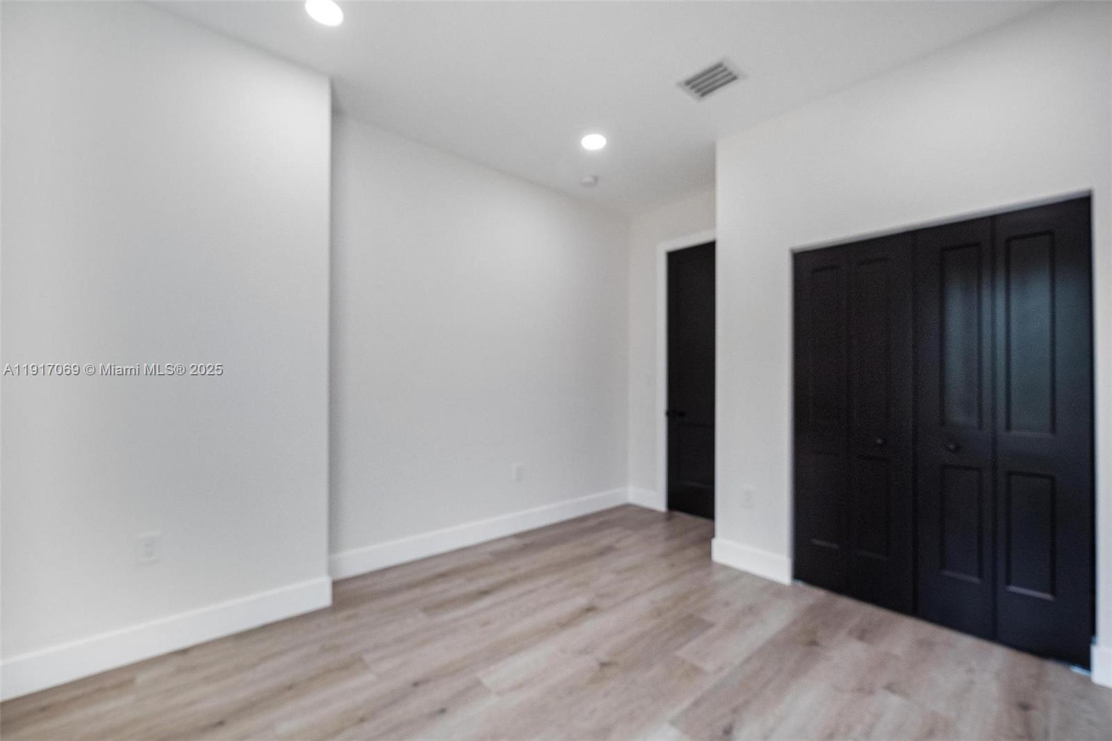 535 NW 52nd St Miami, FL 33127