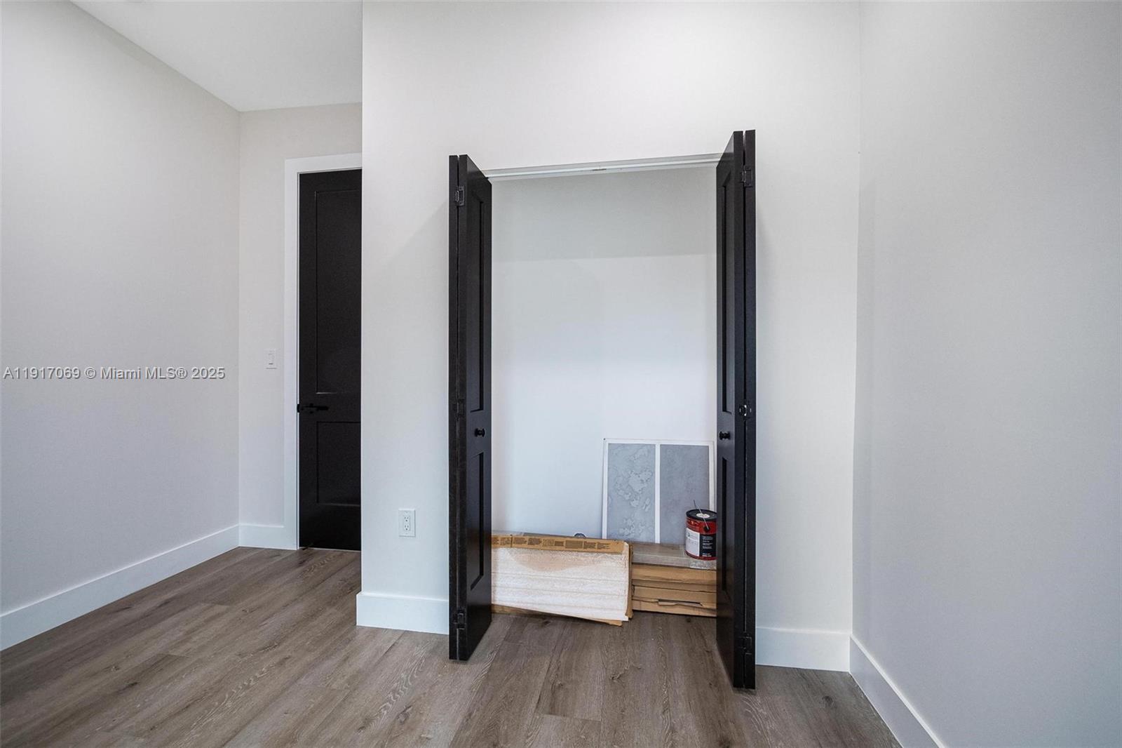 535 NW 52nd St Miami, FL 33127