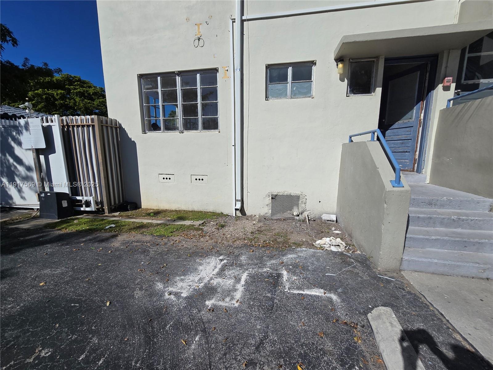 660 84th St #39 Miami Beach, FL 33141