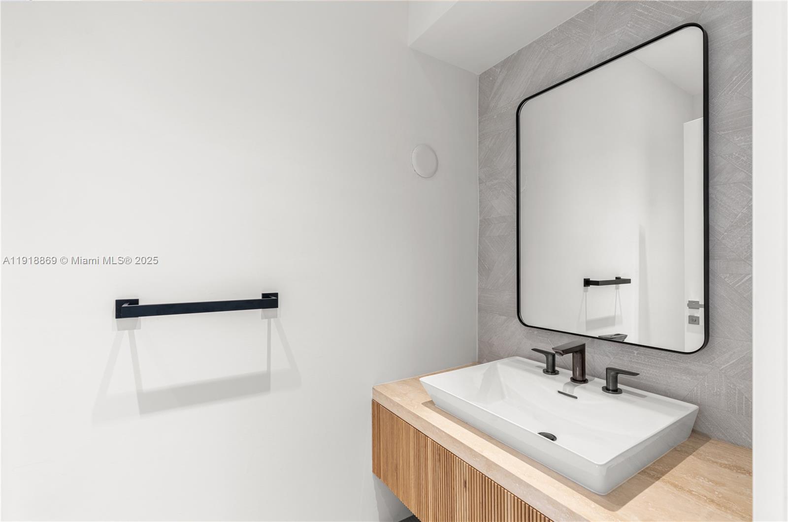 45 NE 104th St Miami Shores, FL 33138