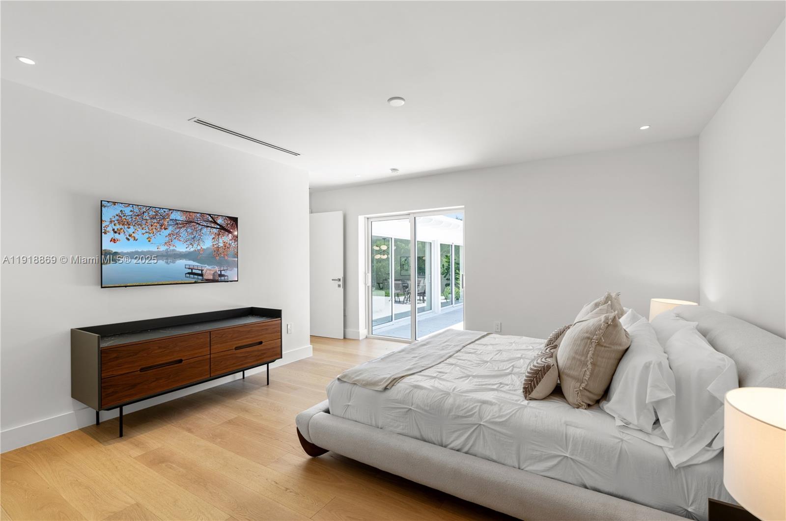 45 NE 104th St Miami Shores, FL 33138