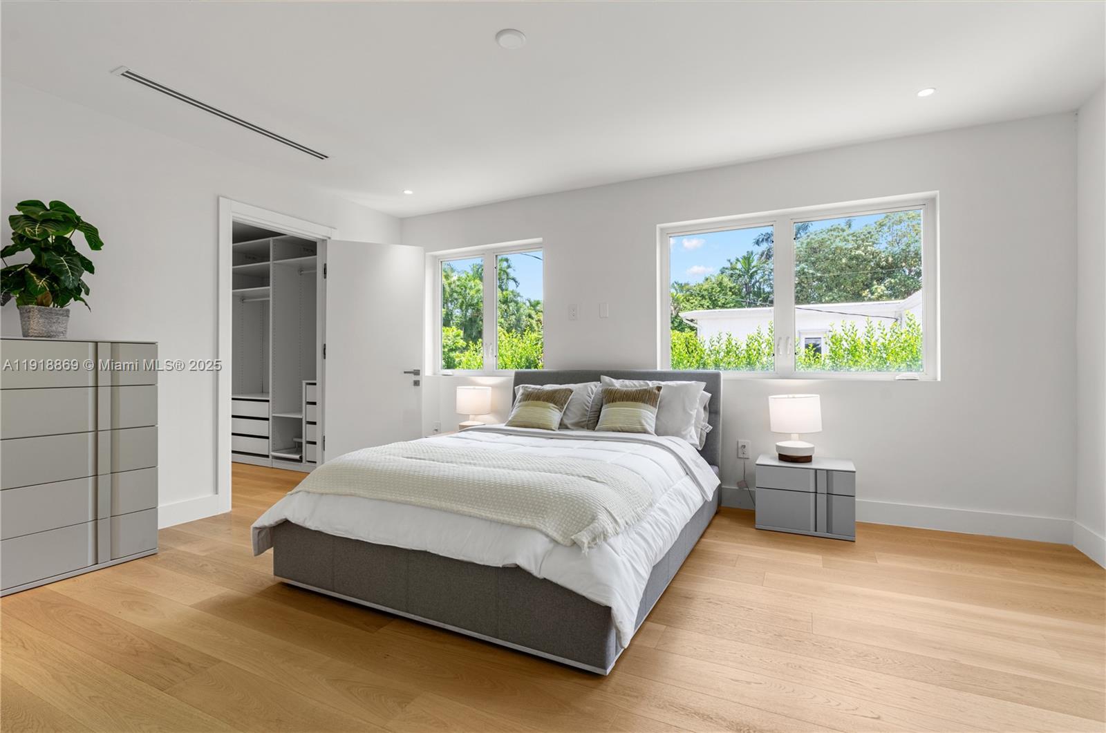 45 NE 104th St Miami Shores, FL 33138