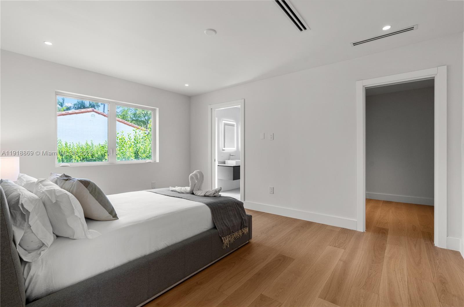 45 NE 104th St Miami Shores, FL 33138