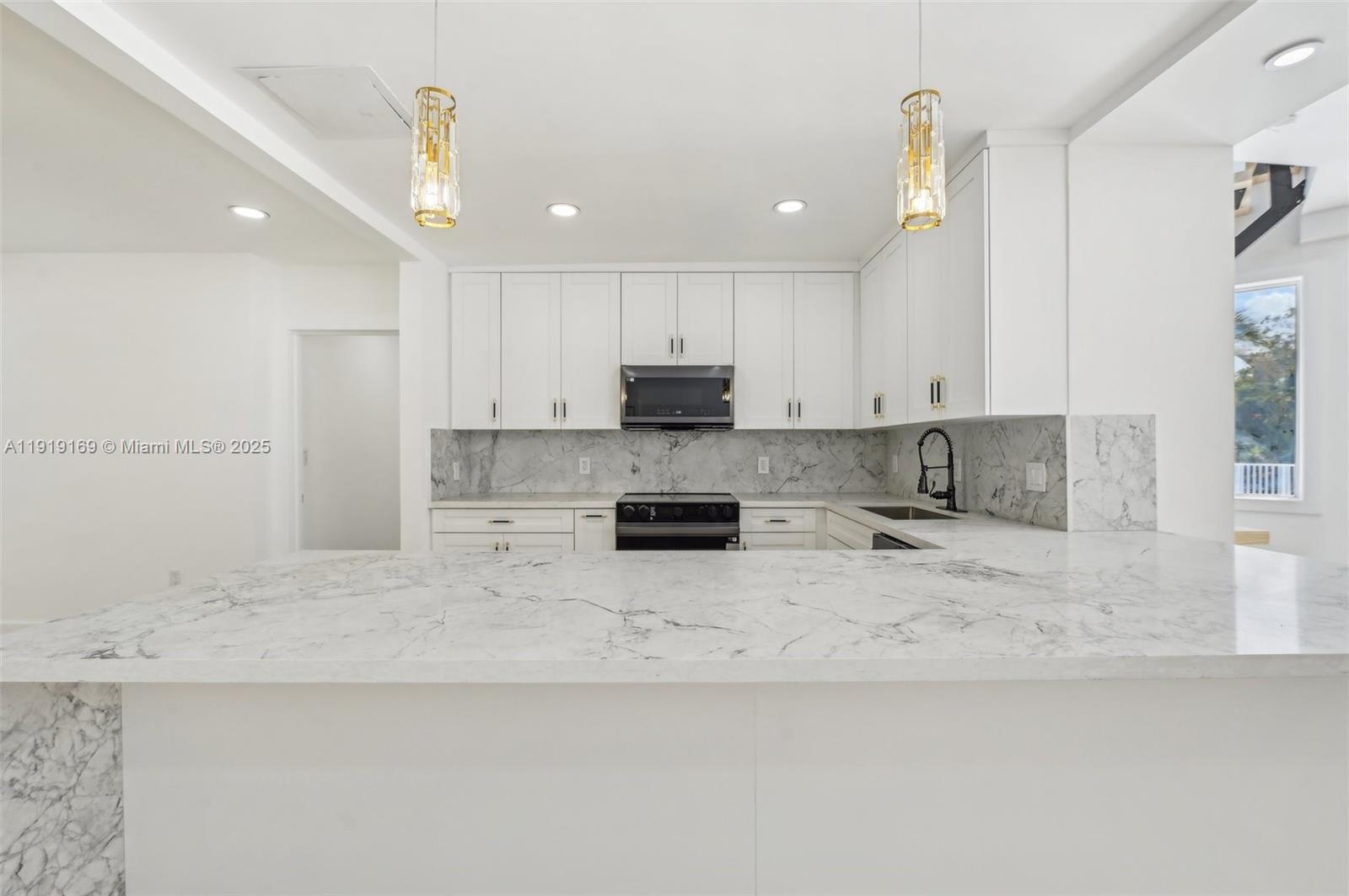 2001 SW 23rd Ave Fort Lauderdale, FL 33312