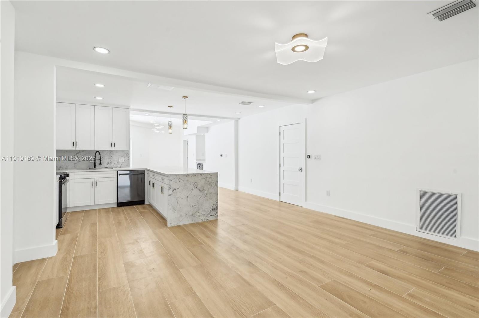 2001 SW 23rd Ave Fort Lauderdale, FL 33312