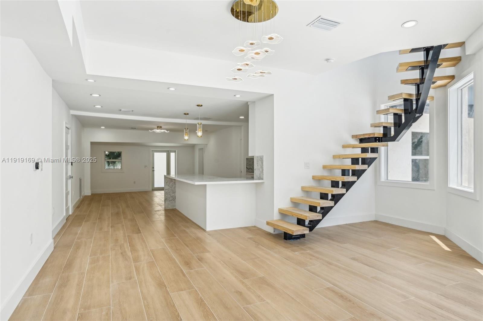 2001 SW 23rd Ave Fort Lauderdale, FL 33312