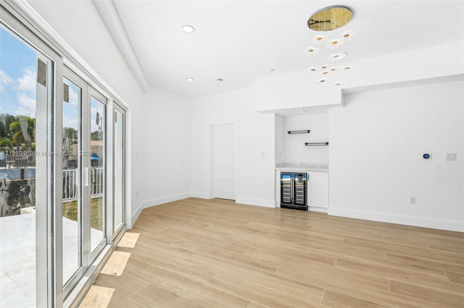 2001 SW 23rd Ave Fort Lauderdale, FL 33312