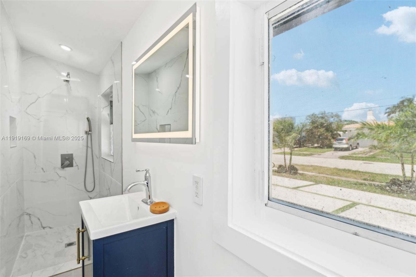 2001 SW 23rd Ave Fort Lauderdale, FL 33312