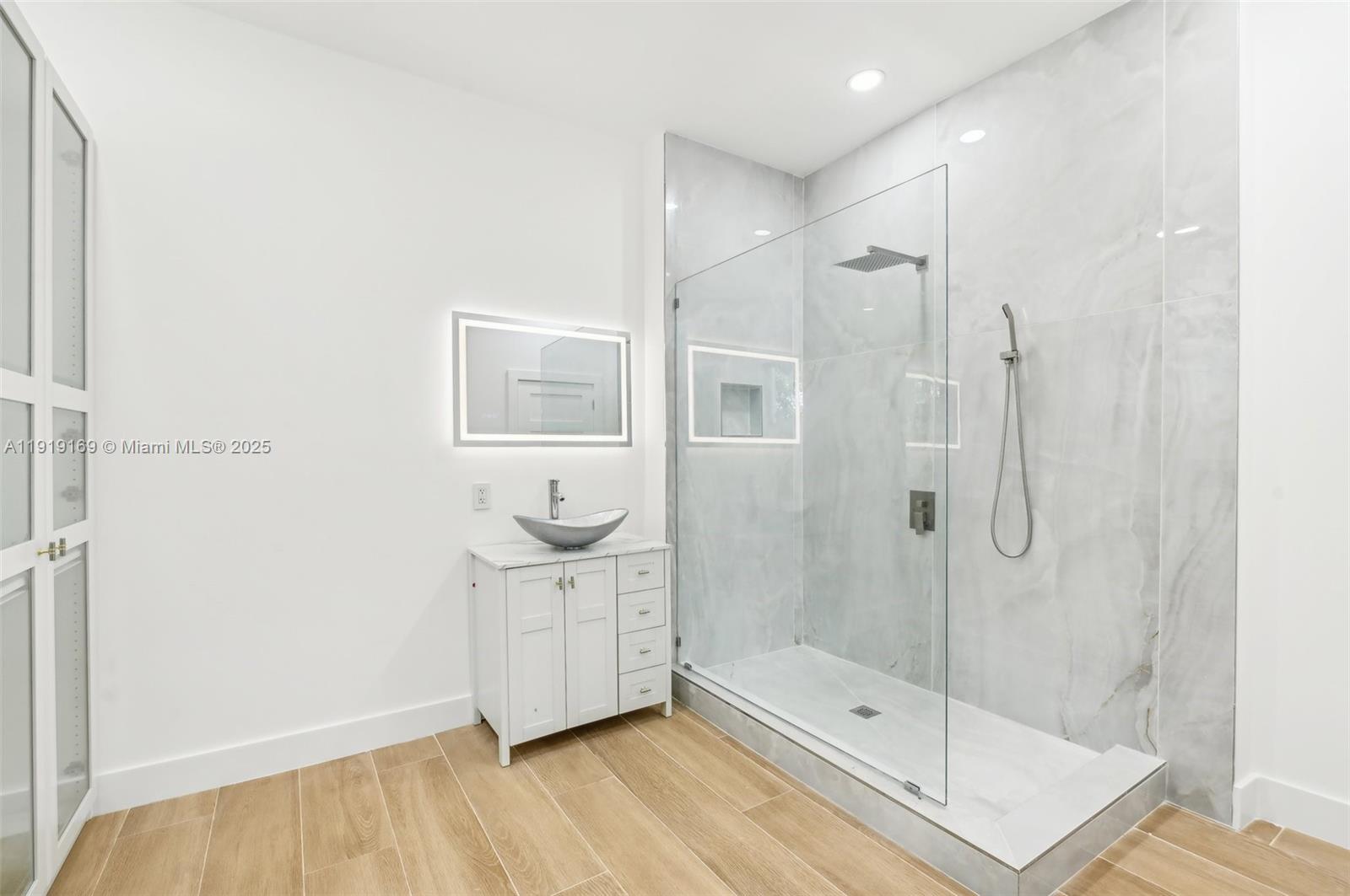 2001 SW 23rd Ave Fort Lauderdale, FL 33312