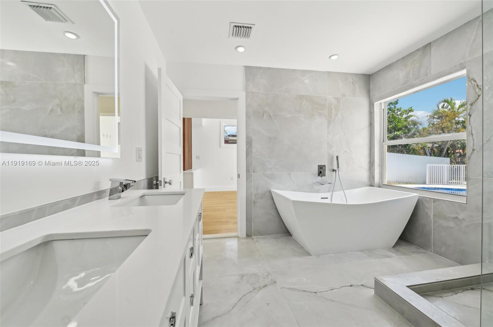 2001 SW 23rd Ave Fort Lauderdale, FL 33312